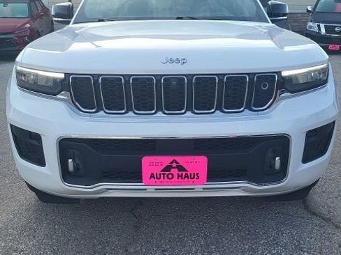 Used 2023 Jeep Grand Cherokee Overland w/ Advanced Protech Group III image 33