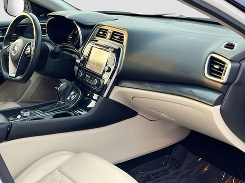 Used 2022 Nissan Maxima Platinum w/ Sport Mat Group image 10