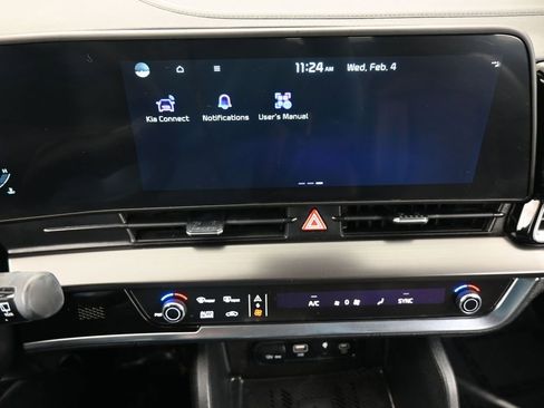 Used 2025 Kia Sportage EX image 23