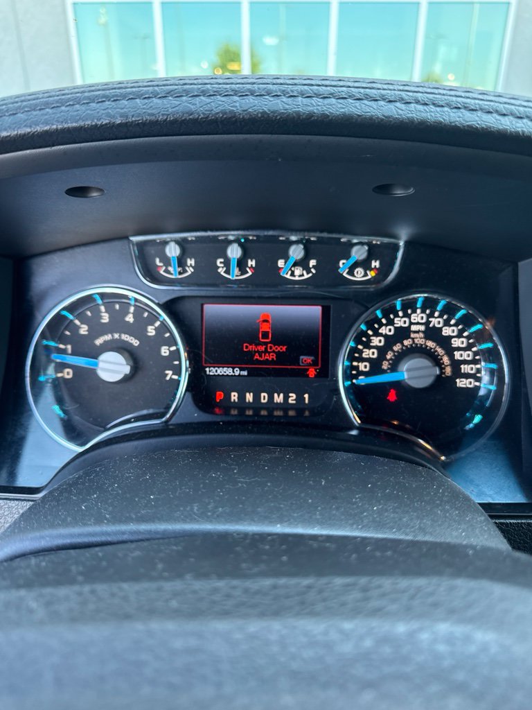 Used 2014 Ford F150 Lariat w/ Lariat Chrome Package RWD image 6