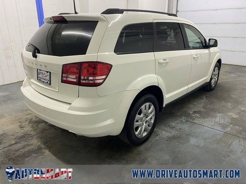 Used 2020 Dodge Journey SE image 3