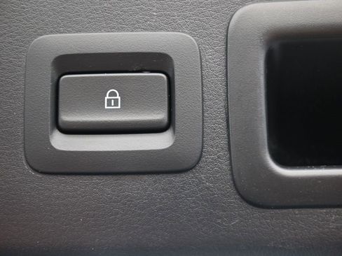 Used 2021 MAZDA MAZDA3 s image 24