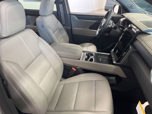 Used 2026 GMC Acadia Elevation w/ Black Edition image 16