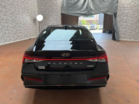 Used 2024 Hyundai Elantra Limited FWD image 6