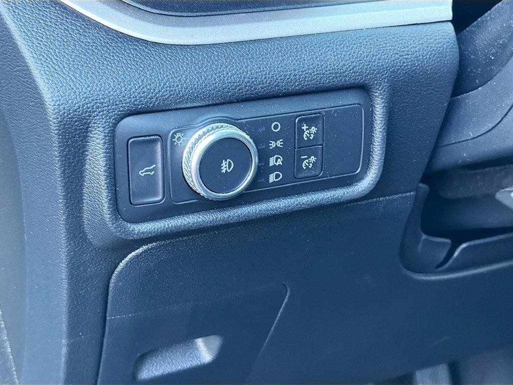 Used 2021 Ford Explorer XLT w/ Equipment Group 202A RWD image 10