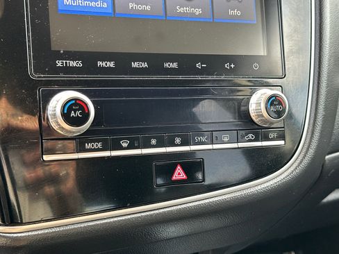 Used 2020 Mitsubishi Outlander SEL image 31