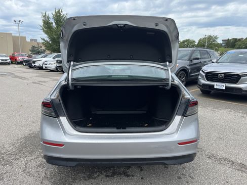 Used 2024 Honda Accord EX image 11