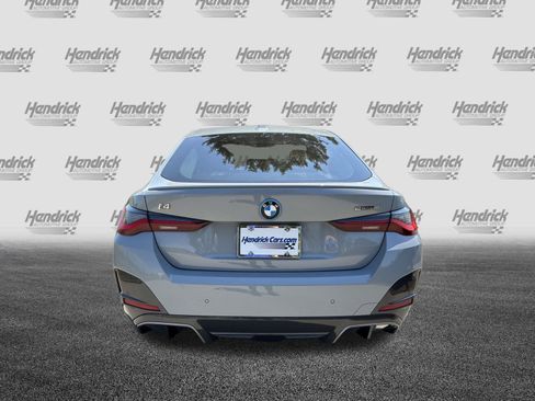 Used 2022 BMW i4 eDrive40 w/ M Sport Package image 9
