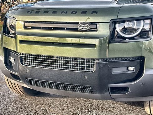 Used 2026 Land Rover Defender 110 S image 9