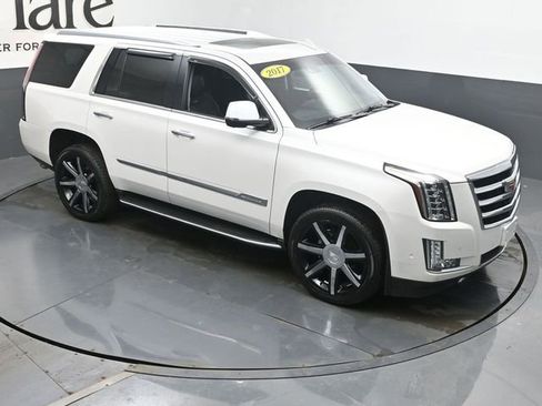 Used 2017 Cadillac Escalade Premium Luxury image 49