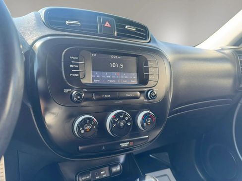 Used 2019 Kia Soul FWD image 17