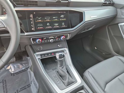 New 2025 Audi Q3 2.0T Premium image 23
