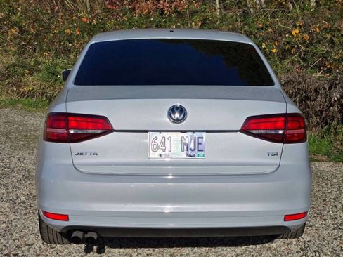 Used 2017 Volkswagen Jetta S image 7