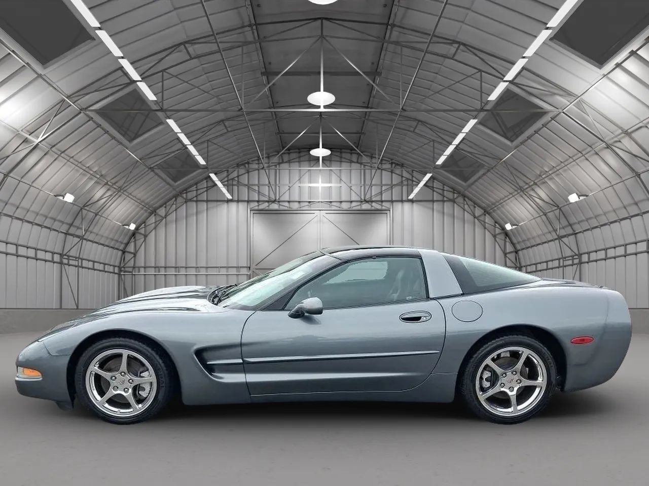 Used 2004 Chevrolet Corvette Coupe w/ Preferred Equipment Group RWD image 2