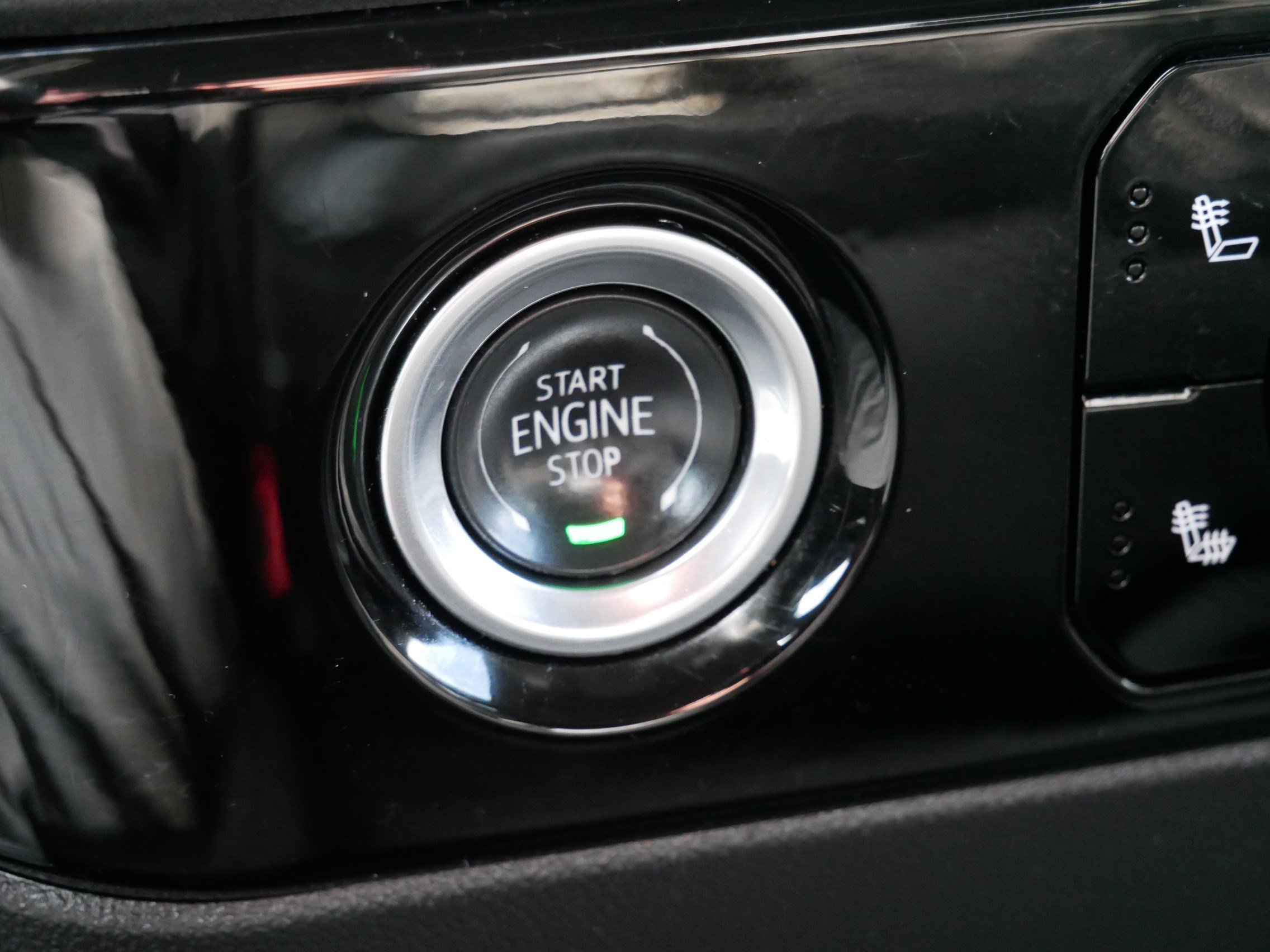Used 2024 Chevrolet Silverado 1500 LT AWD/4WD image 28