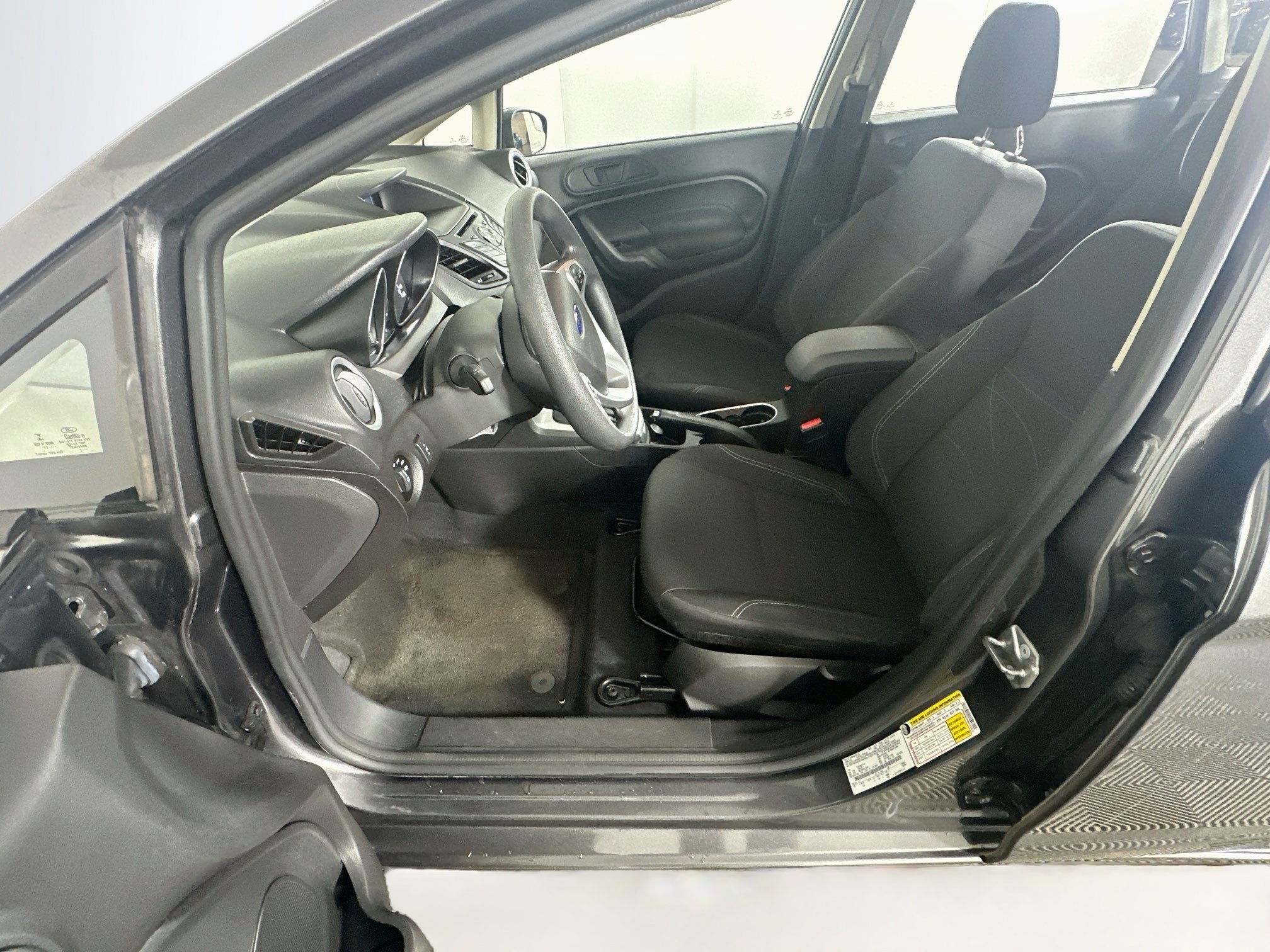 Used 2017 Ford Fiesta SE FWD image 13