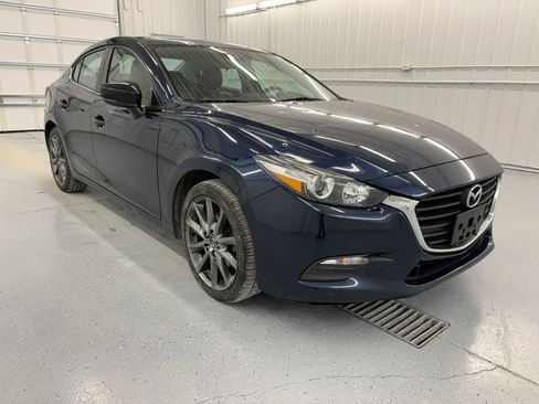 Used 2018 MAZDA MAZDA3 Touring image 13