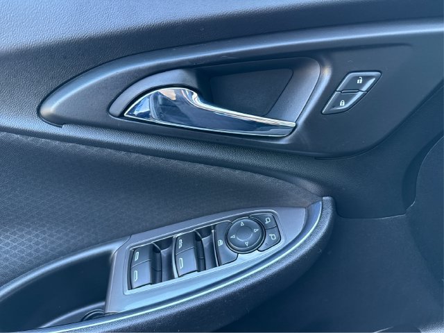 Used 2017 Chevrolet Malibu LT FWD image 21
