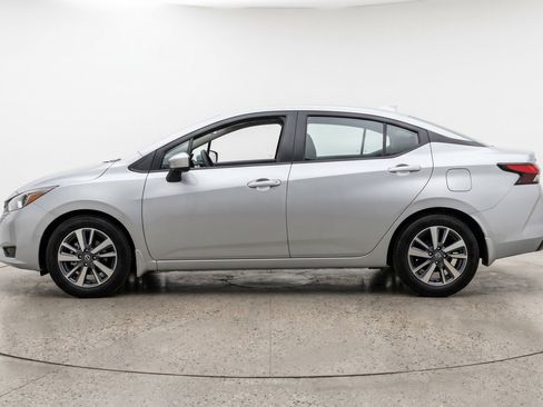 Used 2025 Nissan Versa SV image 5