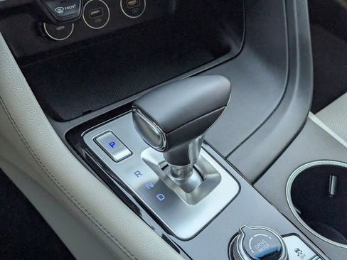 Used 2023 Genesis G70 2.0T image 29