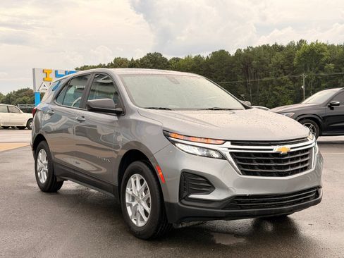 Used 2023 Chevrolet Equinox LS AWD/4WD image 7