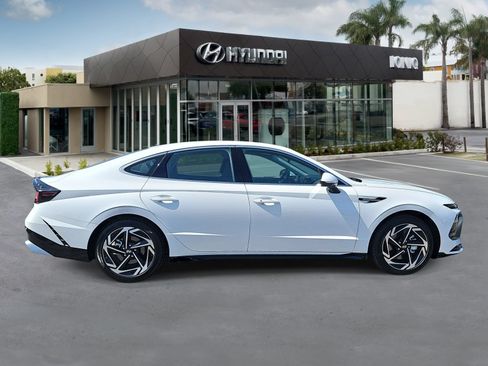 Certified 2026 Hyundai Sonata SEL FWD image 2