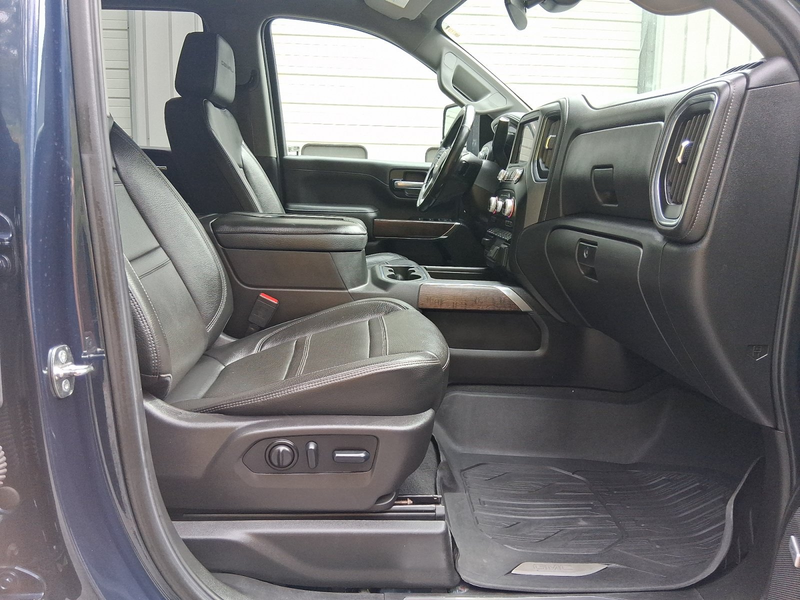Used 2022 GMC Sierra 2500 Denali AWD/4WD image 11