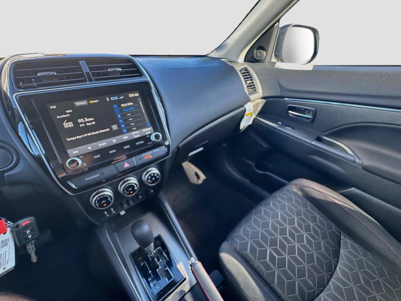 Used 2025 Mitsubishi Outlander Sport AWD image 15