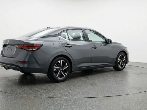 Used 2025 Nissan Sentra SV FWD image 9