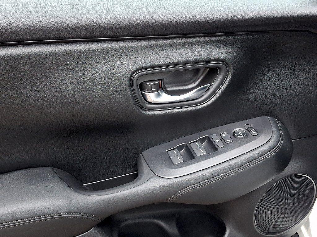 Used 2024 Honda HR-V LX image 13