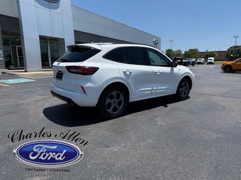 Used 2024 Ford Escape ST-Line w/ Tech Pack #1 FWD image 3