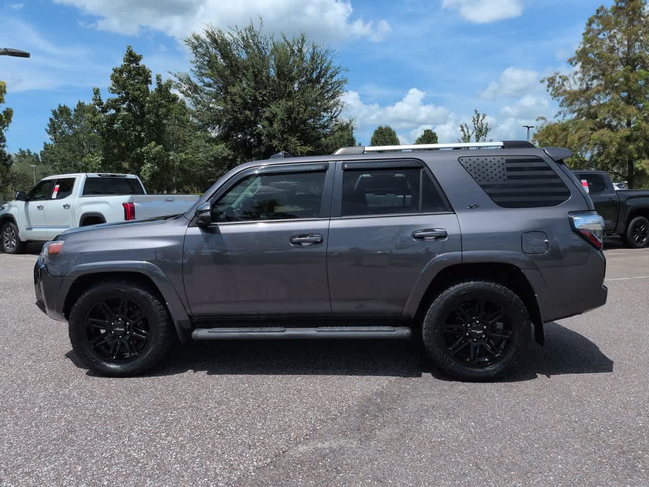 Used 2022 Toyota 4Runner SR5 Premium w/ Moonroof Package RWD image 3