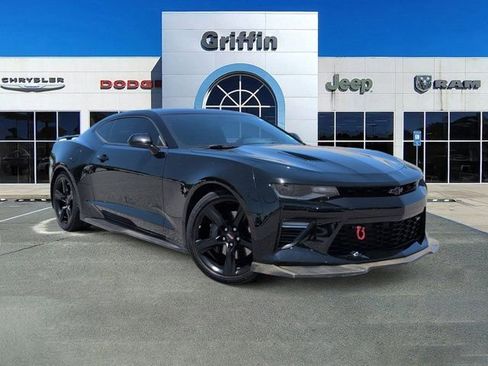 Used 2018 Chevrolet Camaro SS RWD image 1