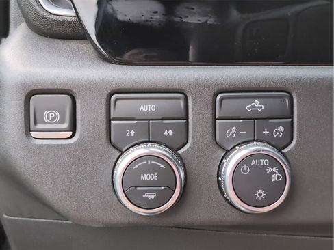 Used 2022 GMC Sierra 1500 SLE AWD/4WD image 25