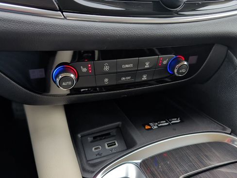 Certified 2024 Buick Enclave Essence w/ Technology Package image 22