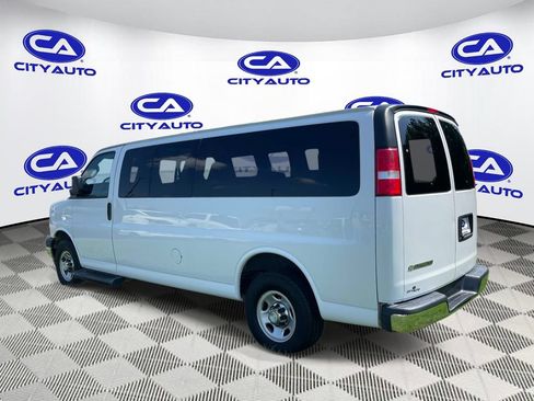 Used 2020 Chevrolet Express 3500 LT w/ LT Preferred Equipment Group RWD image 9