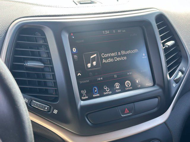 Used 2016 Jeep Cherokee Latitude AWD/4WD image 22
