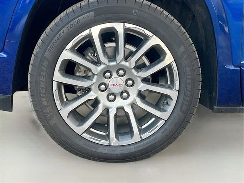 Used 2023 GMC Acadia Denali w/ Denali Ultimate Package image 35