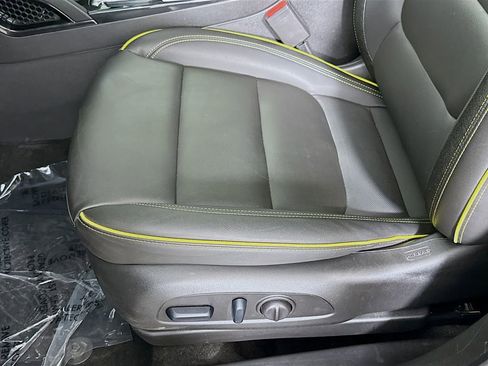 Used 2025 Chevrolet TrailBlazer ACTIV w/ Convenience Package FWD image 19