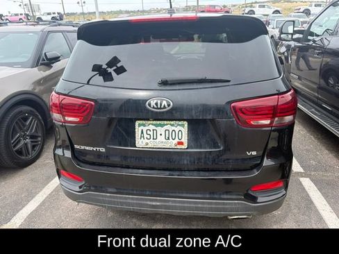Used 2019 Kia Sorento AWD V6 image 8