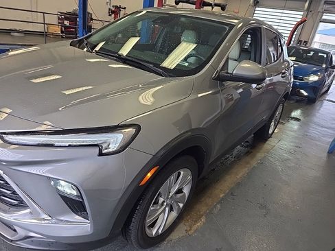 Used 2024 Buick Encore GX Preferred w/ Comfort Package FWD image 4
