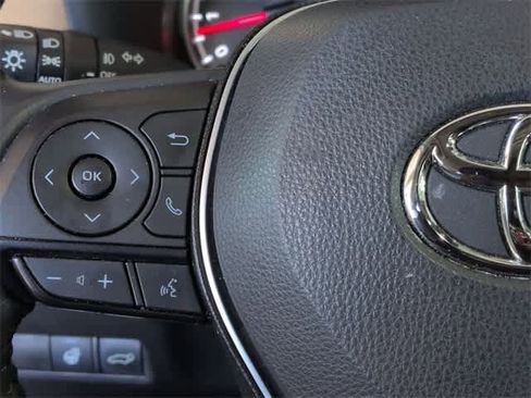 Used 2021 Toyota RAV4 XLE Premium image 25