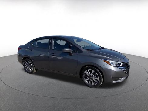 Used 2025 Nissan Versa SV image 2