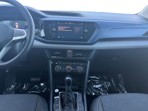 Used 2024 Volkswagen Taos SE image 11