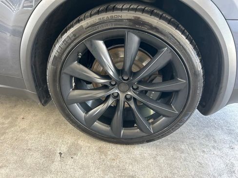 Used 2018 Tesla Model X 75D AWD/4WD image 18