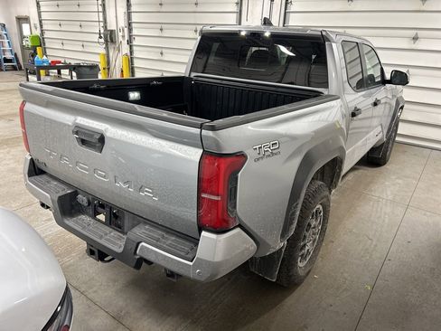 Used 2024 Toyota Tacoma TRD Off-Road image 4