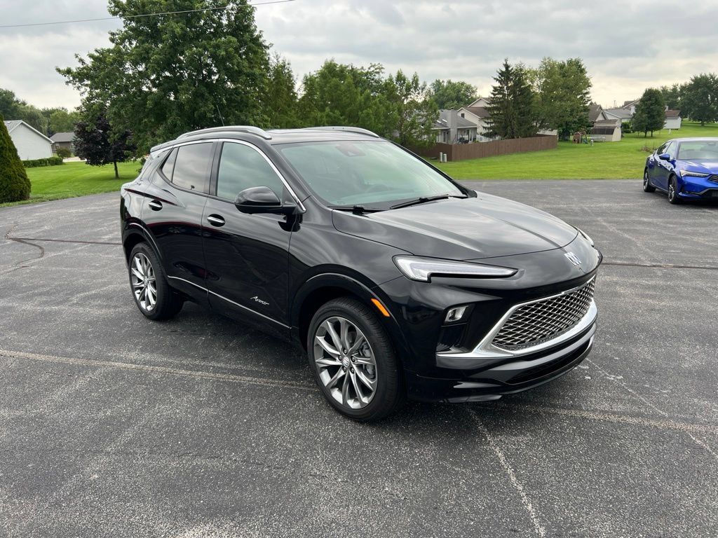 Used 2026 Buick Encore GX Avenir w/ Avenir Technology Package AWD/4WD image 1