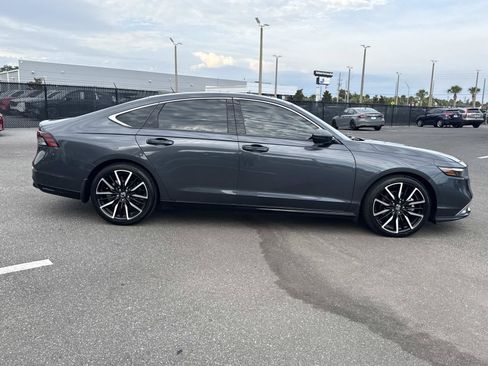 Used 2023 Honda Accord Touring image 2