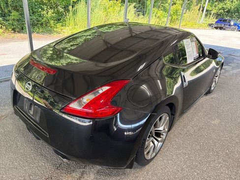Used 2014 Nissan 370Z Coupe RWD image 8