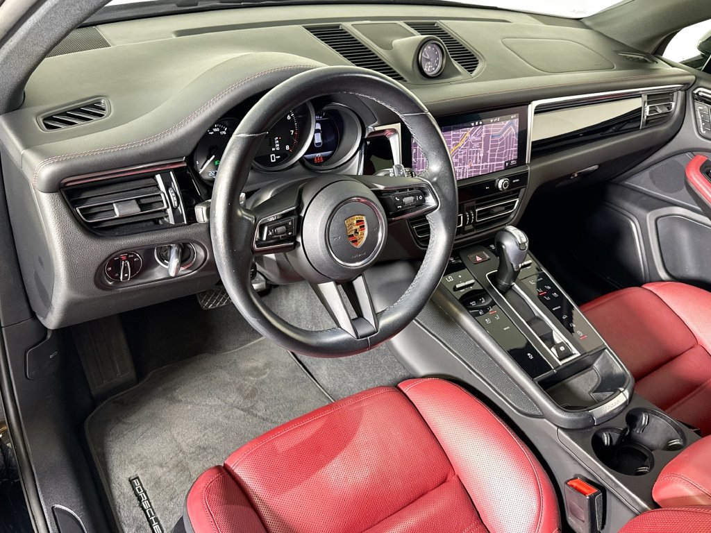 Certified 2023 Porsche Macan AWD/4WD image 4